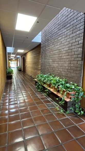 159 E Live Oak Ave, Arcadia, CA for lease - Building Photo - Image 3 of 5