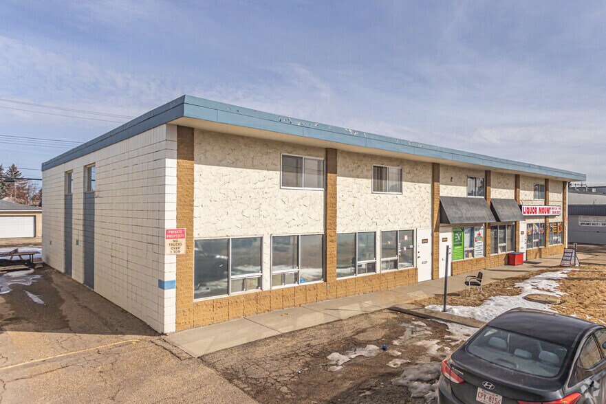 6902-6910 82 Av NW, Edmonton, AB à vendre - Photo principale - Image 1 de 1