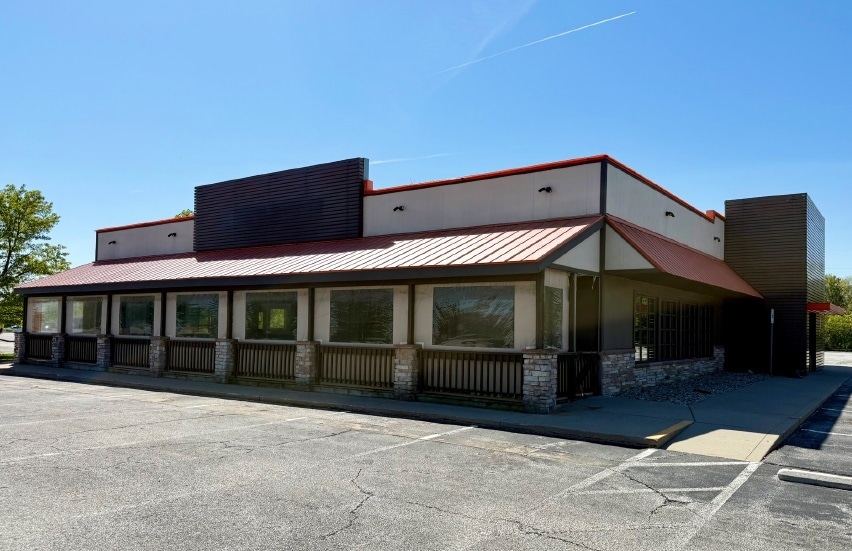 205 W Day Rd, Mishawaka, IN for lease - Building Photo - Image 2 of 5