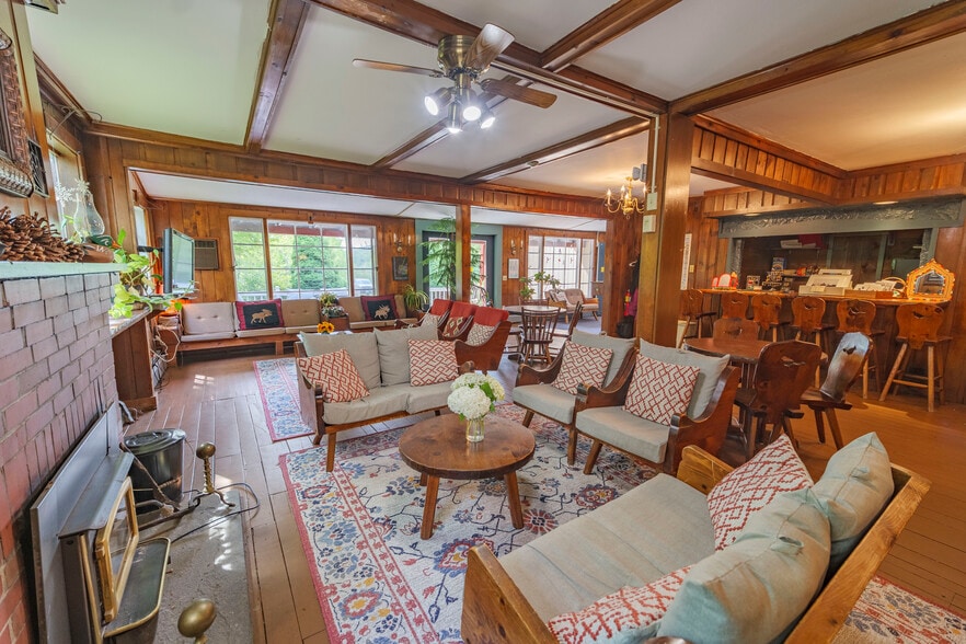6 Abroad Rd, West Dover, VT for sale - Building Photo - Image 3 of 108