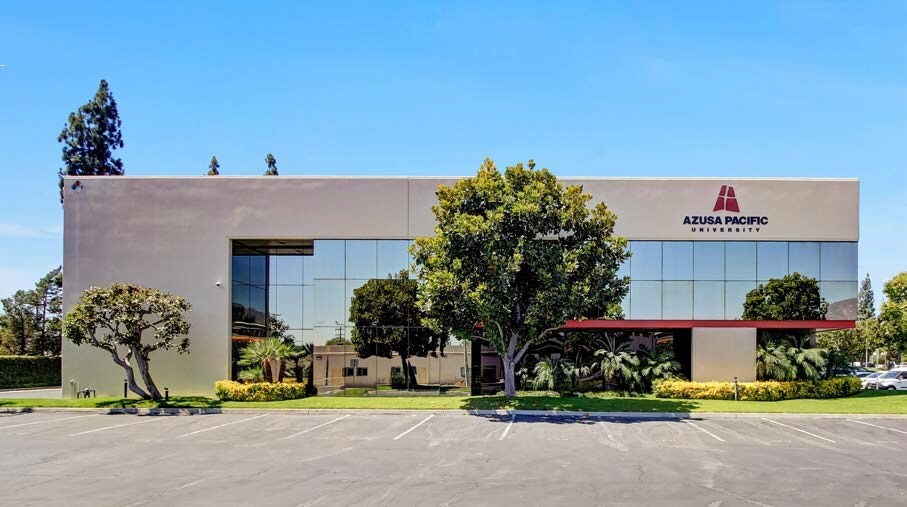 604 E Huntington Dr, Monrovia, CA for lease - Building Photo - Image 2 of 5