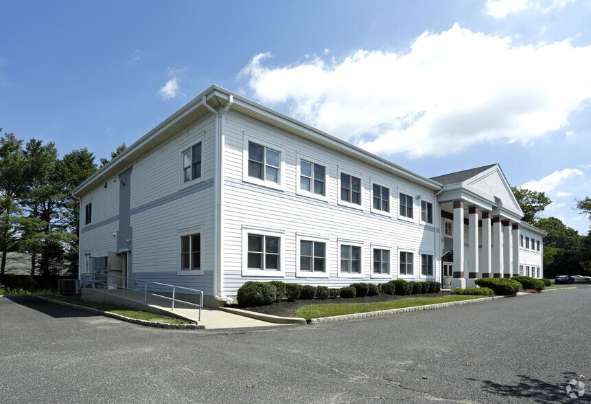 239 Prospect Plains Rd, Monroe Township, NJ à louer - Photo du bâtiment - Image 3 de 27