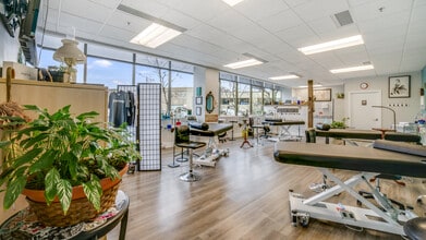 1700 Dickson Av, Kelowna, BC for lease Interior Photo- Image 2 of 5