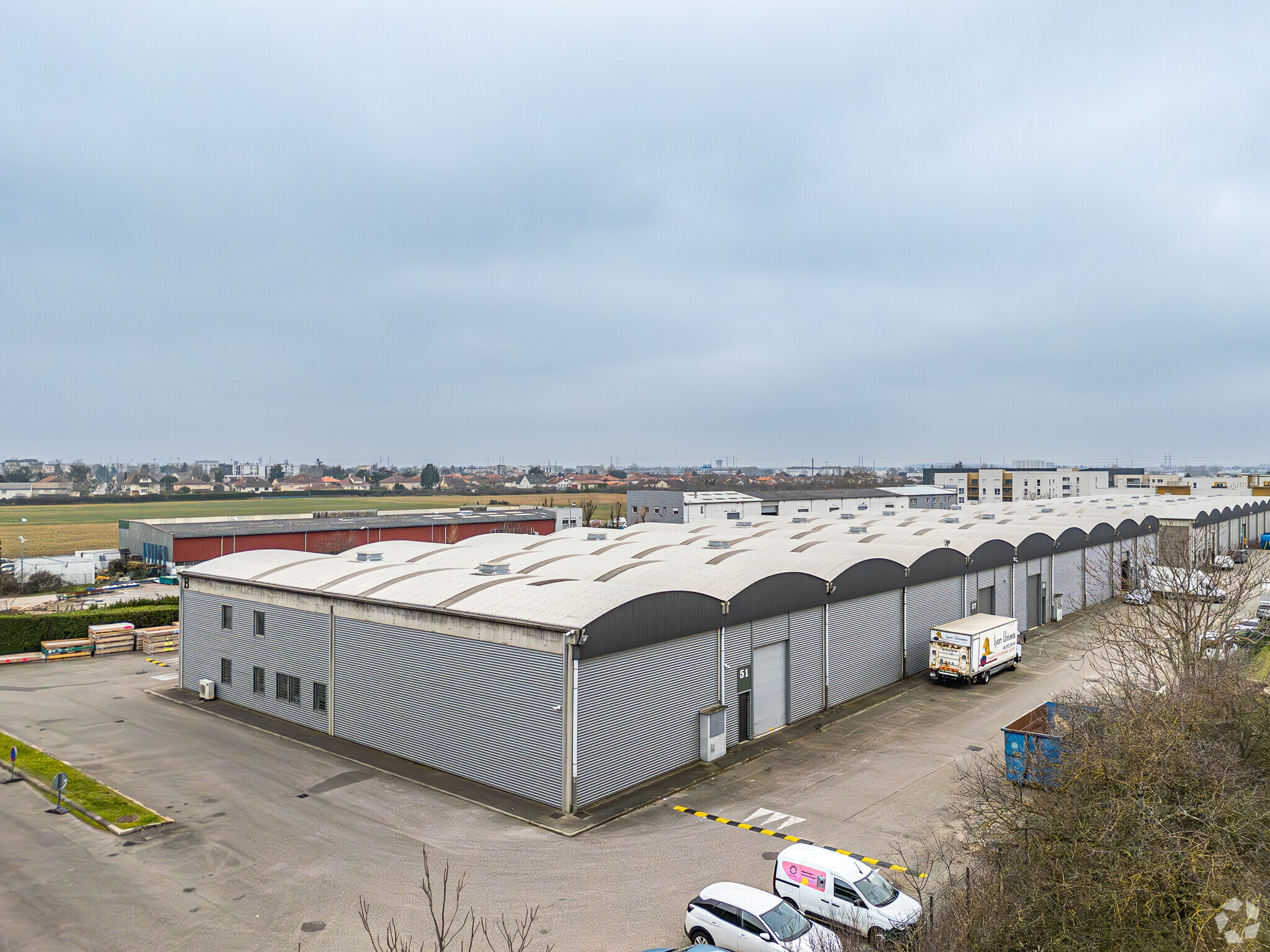 Flex in Saint-Priest for lease Primary Photo- Image 1 of 3