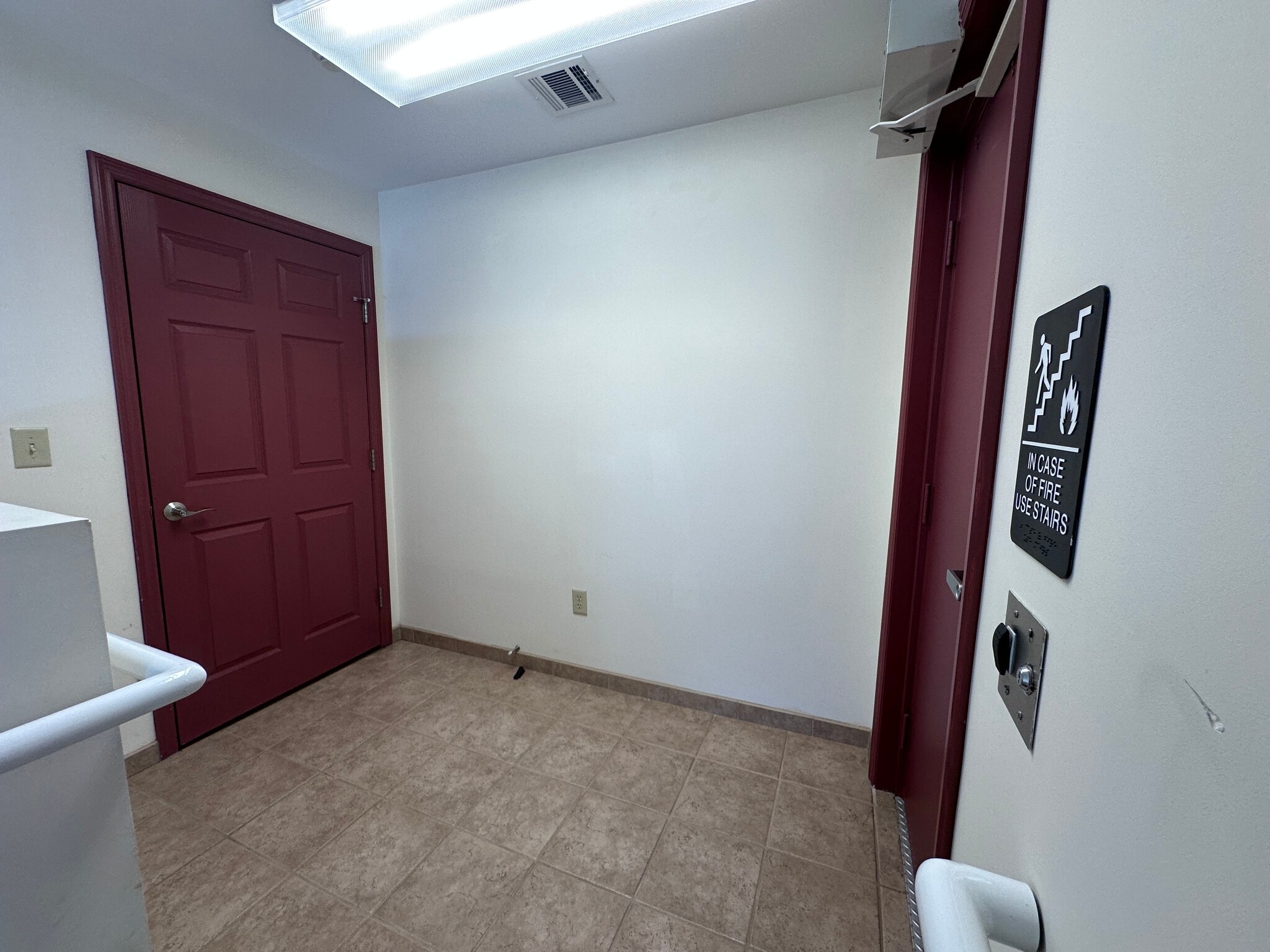 85 Hopper Ave, Waldwick, NJ à louer Photo intérieure- Image 1 de 6