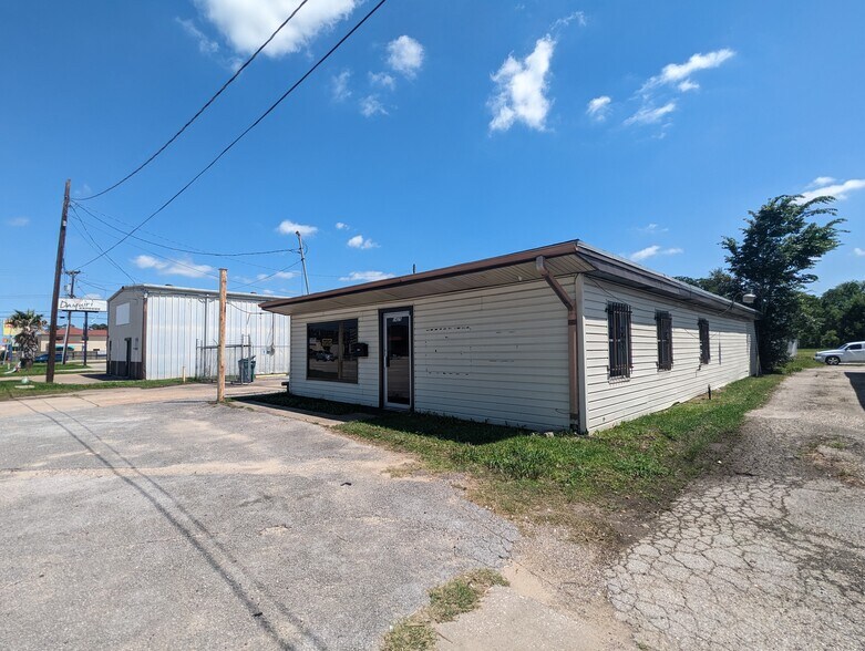 5425 College St, Beaumont, TX à louer - Photo du bâtiment - Image 2 de 24
