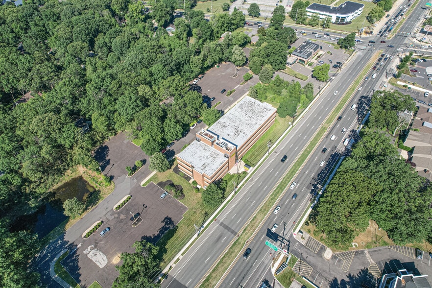 1909 Route 70 E, Cherry Hill, NJ à vendre - Photo du bâtiment - Image 2 de 4