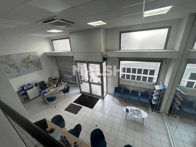 Retail in Lyon for lease - Interior Photo - Image 2 of 4