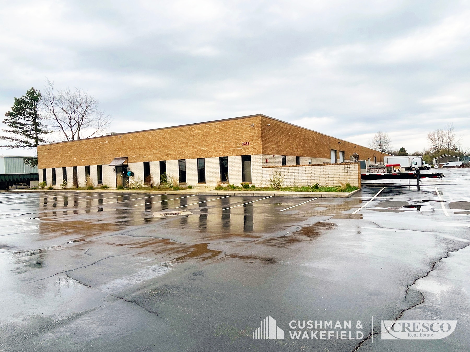 2288-2290 E Aurora Rd, Twinsburg, OH à vendre Photo du bâtiment- Image 1 de 9