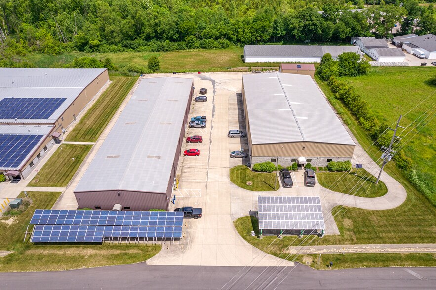 2038 Bohlke Blvd, Fairfield, OH à louer - Photo du bâtiment - Image 2 de 3