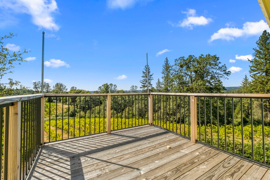 8221 Stoney Creek Rd, Fair Play, CA for sale - Building Photo - Image 3 of 28