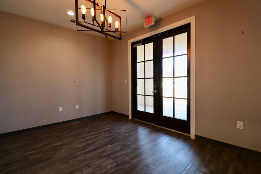 800 Bonaventure Way, Sugar Land, TX à vendre - Photo du bâtiment - Image 2 de 11