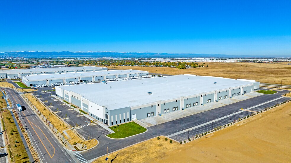 20500 E Colfax Ave, Aurora, CO à louer - Photo du bâtiment - Image 2 de 9