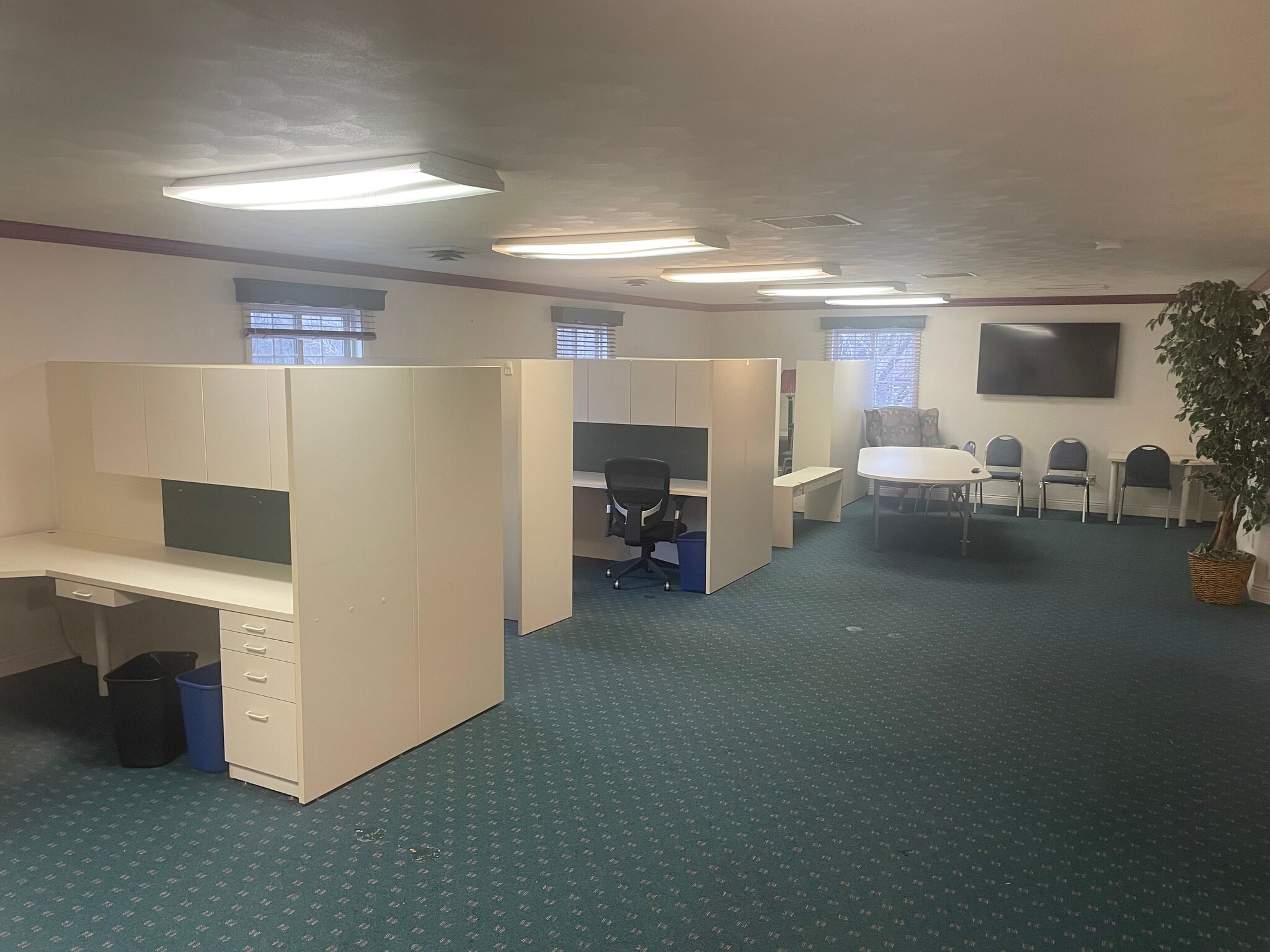 630 S Green Bay Rd, Neenah, WI for lease Interior Photo- Image 1 of 20