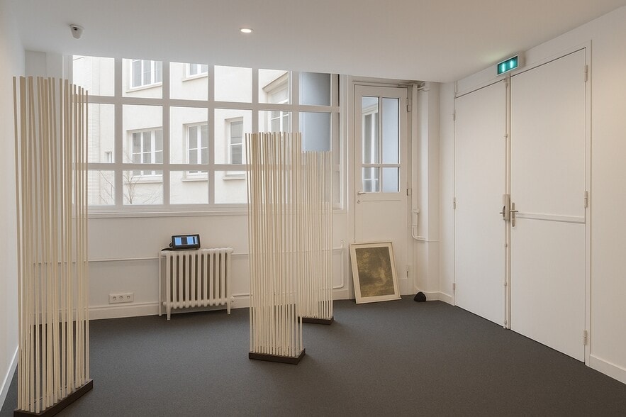Office in Paris for lease - Building Photo - Image 2 of 5