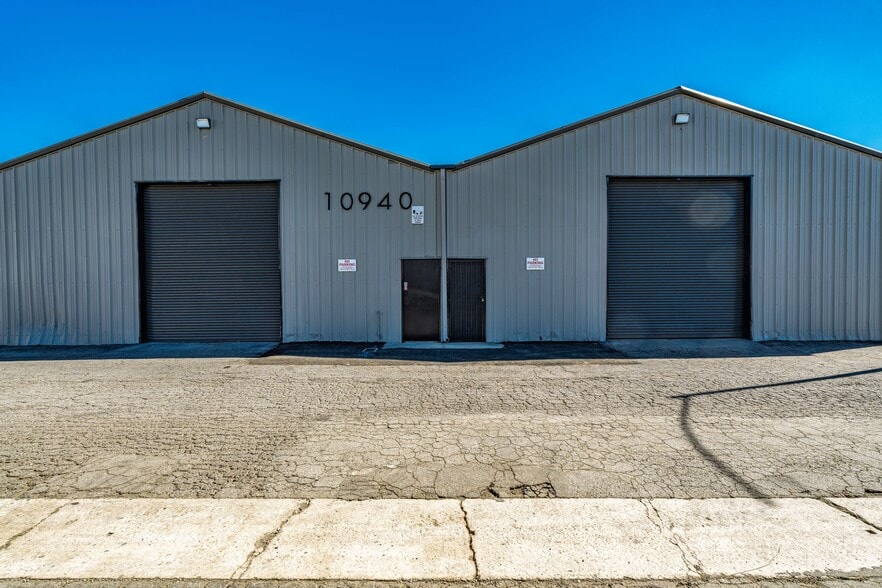 10940 Vulcan St, South Gate, CA for sale - Building Photo - Image 1 of 3