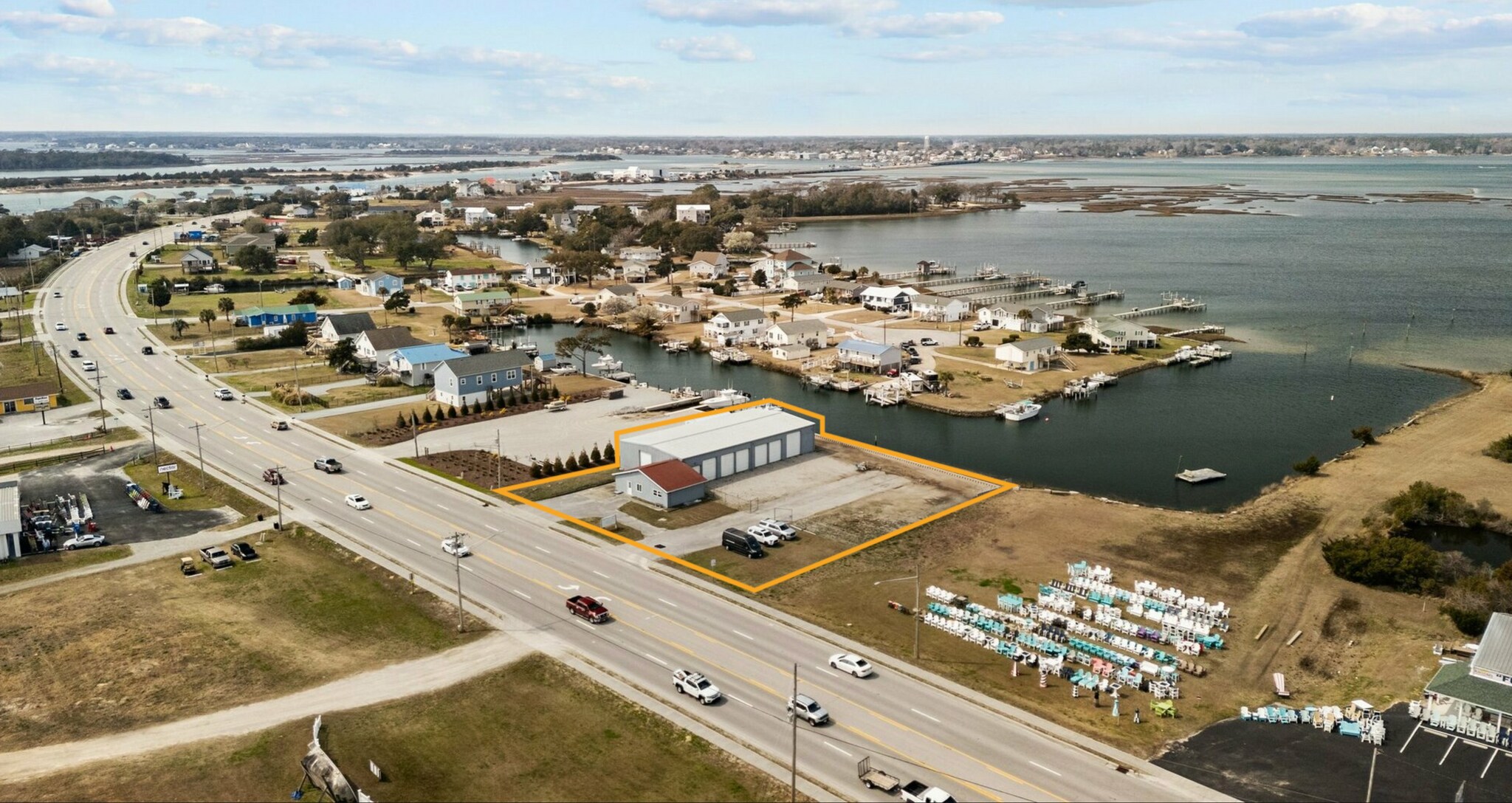427 Cedar Point Blvd, Cedar Point, NC à vendre Photo du bâtiment- Image 1 de 10