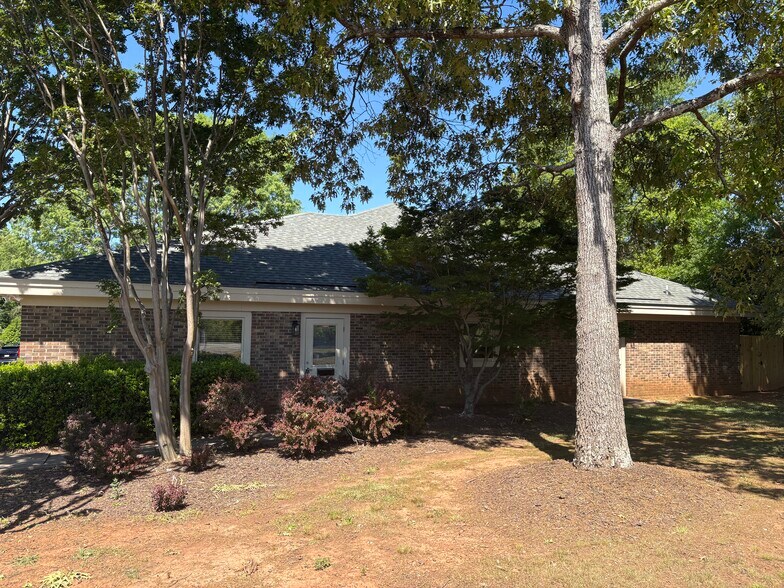 62 Bear Dr, Greenville, SC for lease - Building Photo - Image 2 of 2
