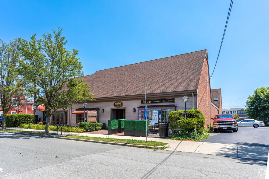 10 Muzzey St, Lexington, MA à louer - Photo du bâtiment - Image 3 de 12