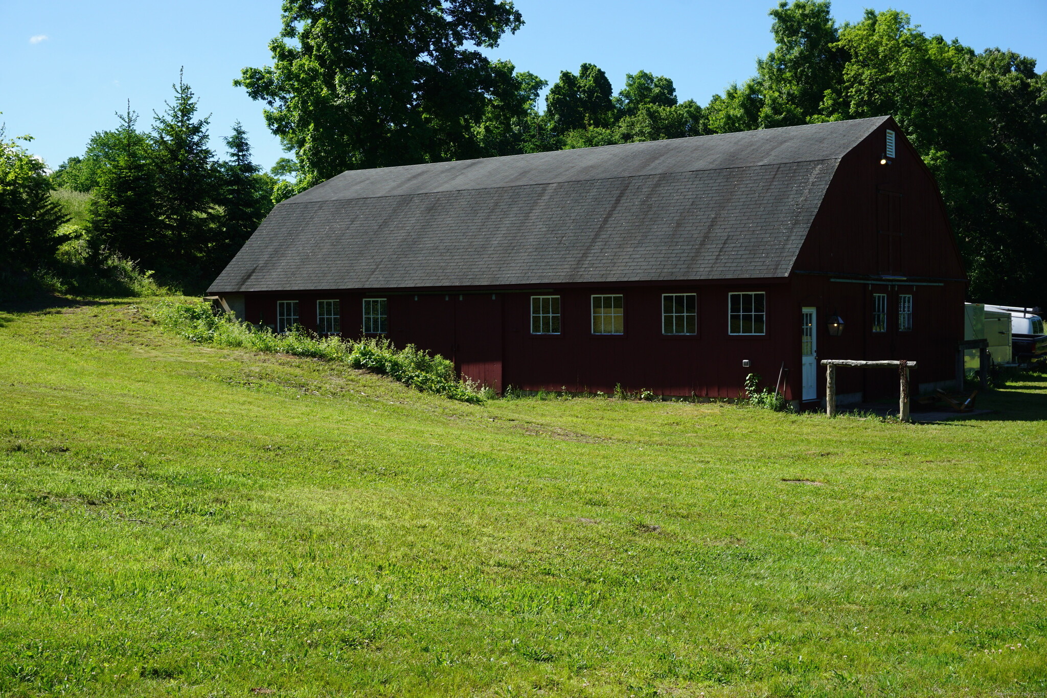 86 Kibbe Rd, Ellington, CT for sale Primary Photo- Image 1 of 3