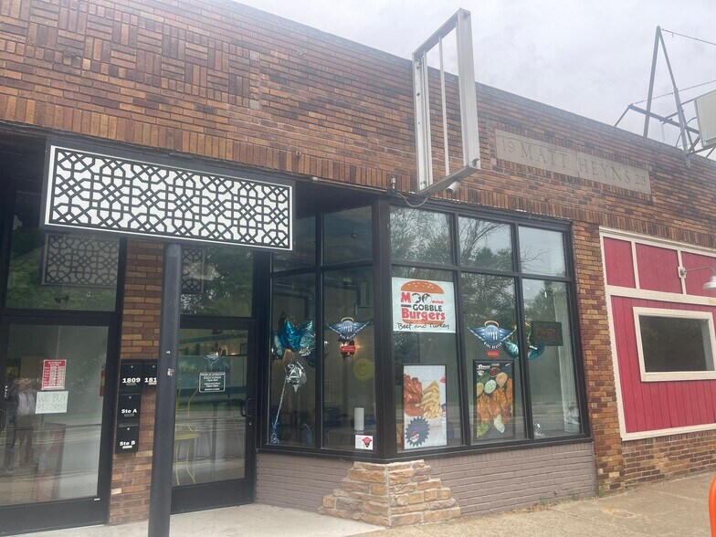1809-1811 NE Plainfield Ave, Grand Rapids, MI à louer - Photo du bâtiment - Image 3 de 5