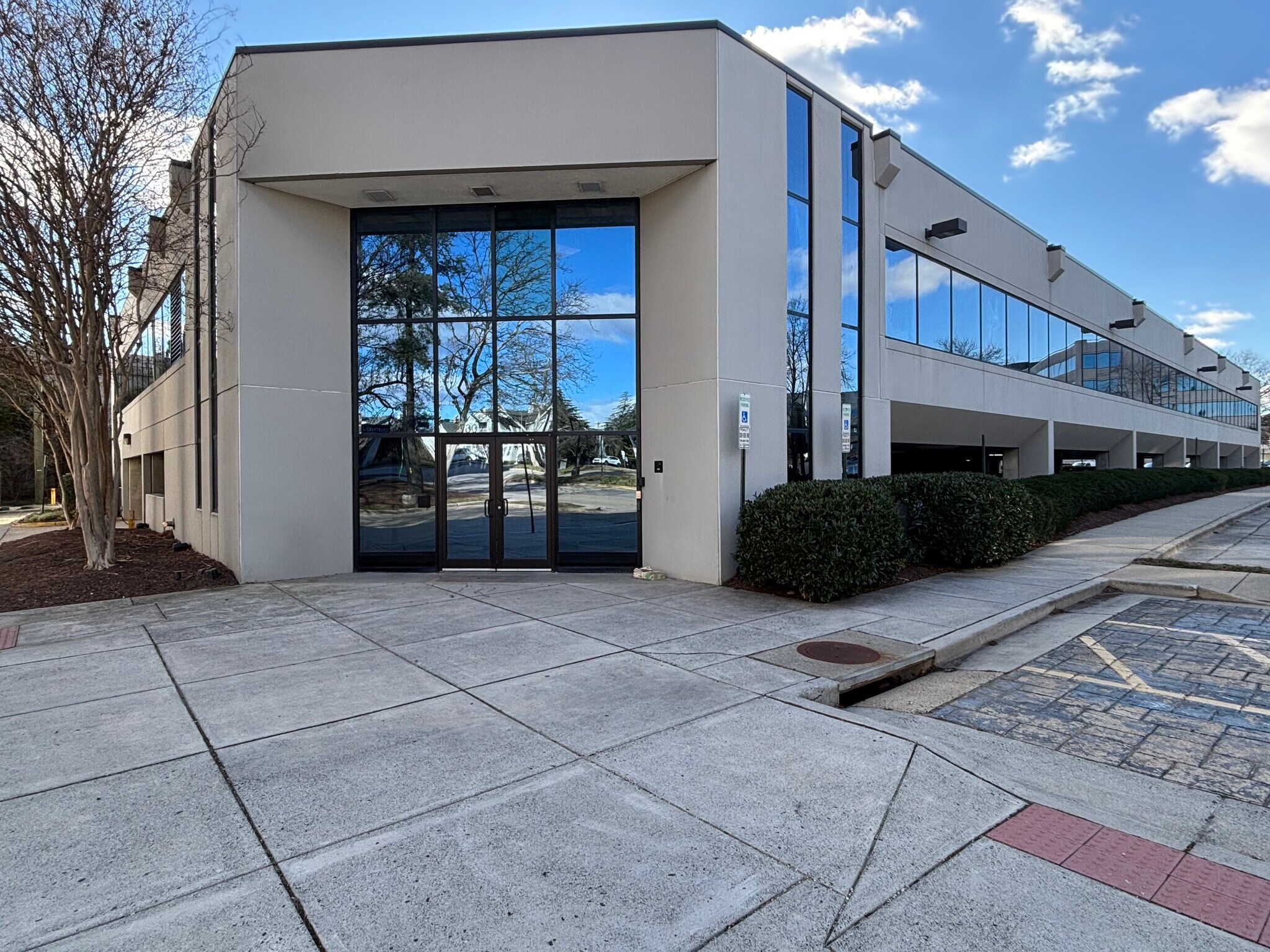 2730 Eisenhower Ave, Alexandria, VA à louer Photo principale- Image 1 de 7