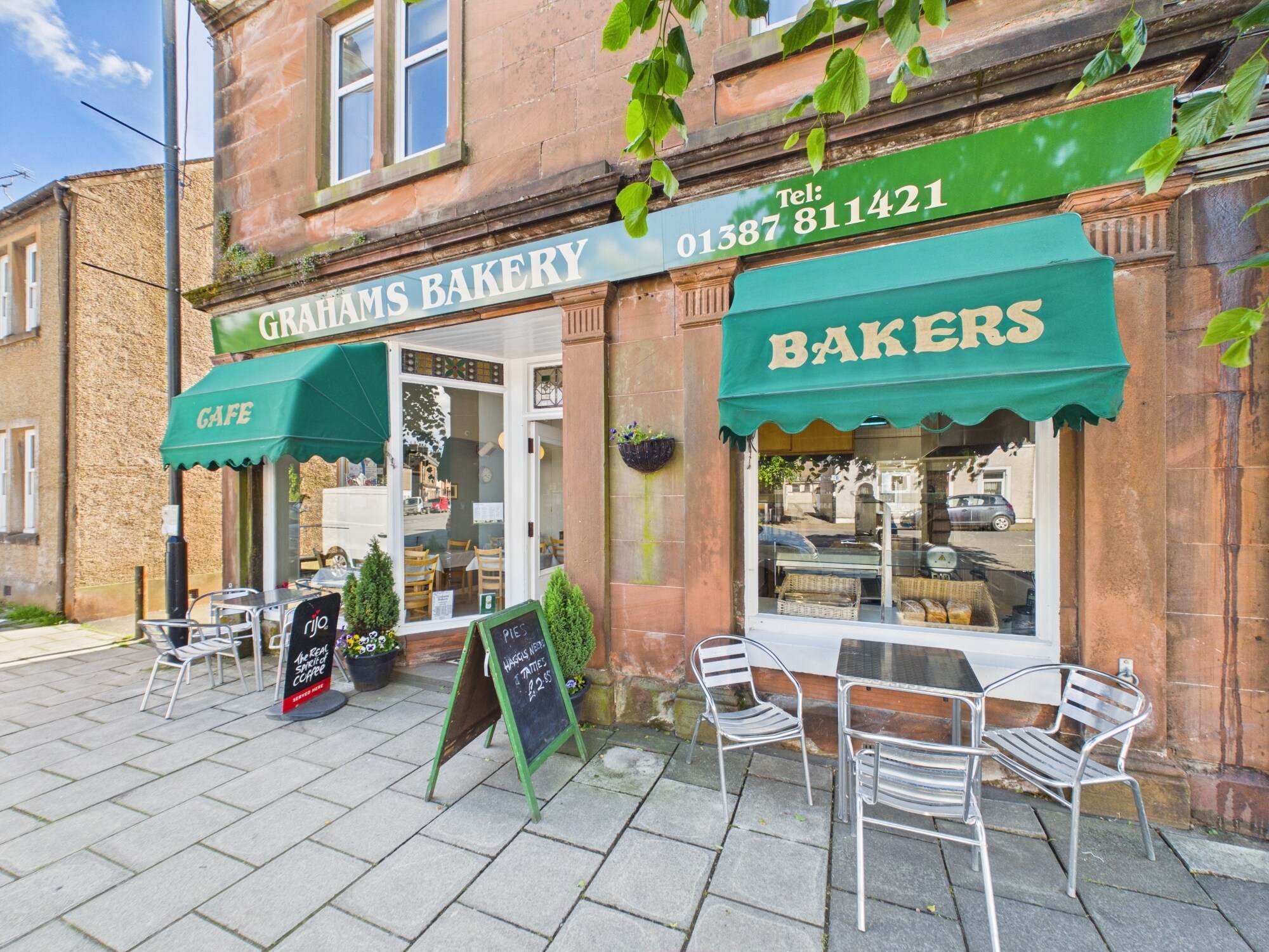 29 High St, Lochmaben for sale Building Photo- Image 1 of 10