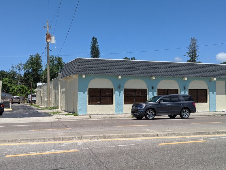 2704 14th St, Bradenton, FL à vendre - Photo du bâtiment - Image 3 de 7