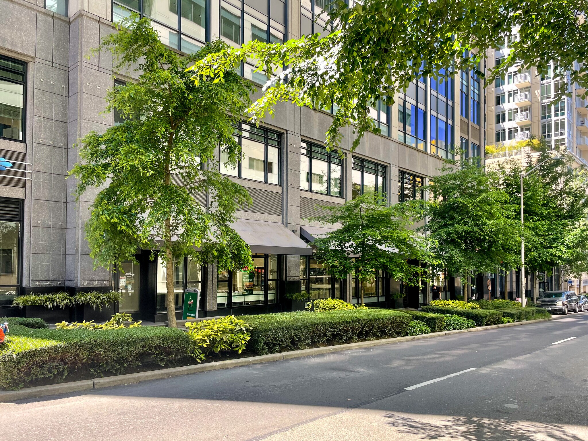 820 Stewart St, Seattle, WA à vendre Photo du bâtiment- Image 1 de 2