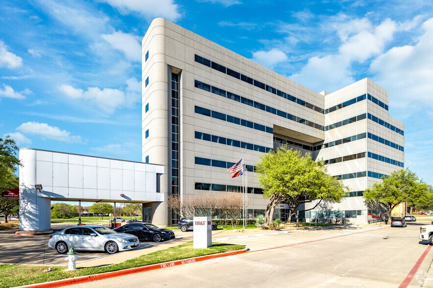 3939 Belt Line Rd, Addison, TX à louer - Photo du bâtiment - Image 3 de 8