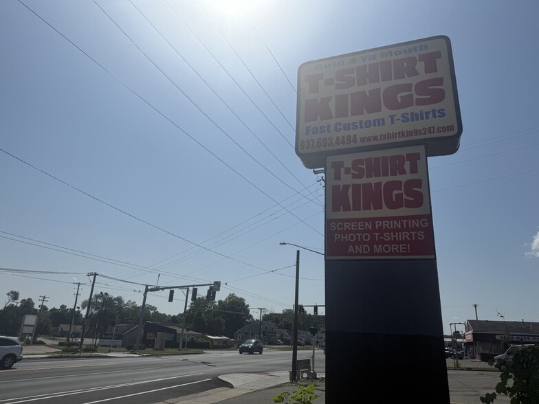 4301 N Main St, Dayton, OH for lease - Building Photo - Image 2 of 12