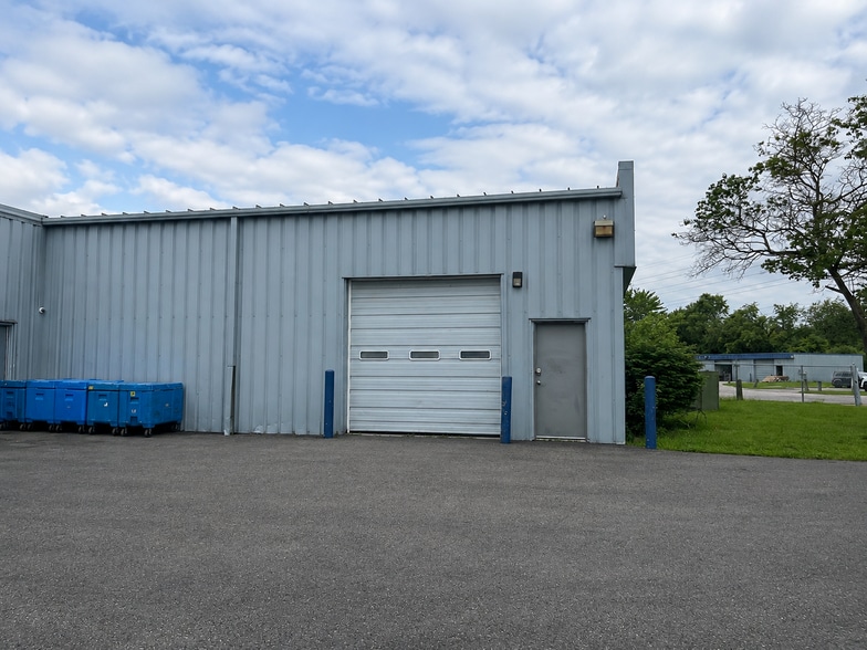 3701 Trade Center Dr, Ann Arbor, MI for lease - Building Photo - Image 2 of 3