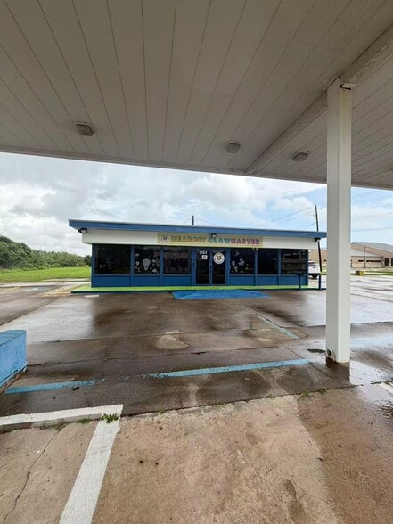 1104 N Virginia St, Port Lavaca, TX à vendre - Photo du bâtiment - Image 2 de 4