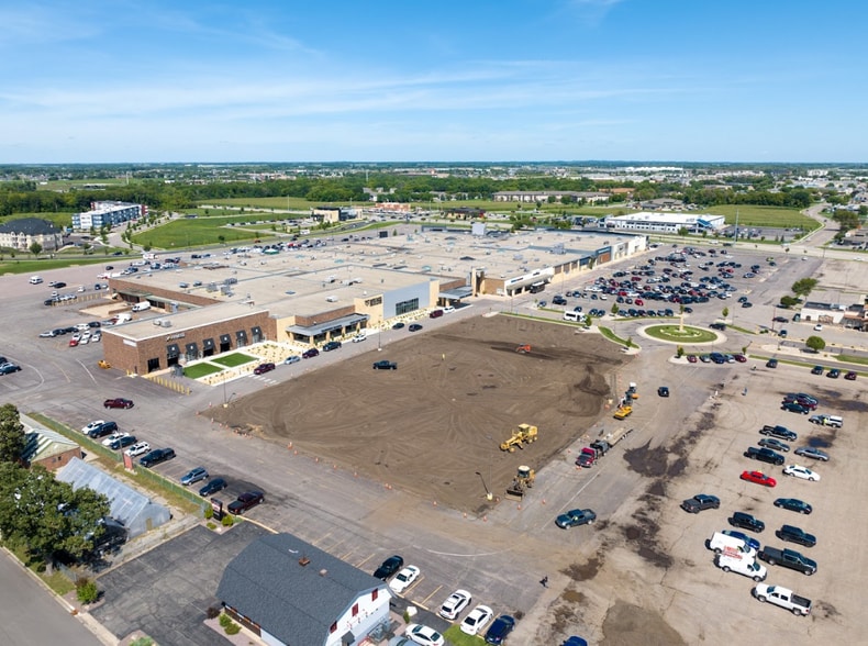 1400 E Madison Ave, Mankato, MN à louer - Photo du bâtiment - Image 3 de 3