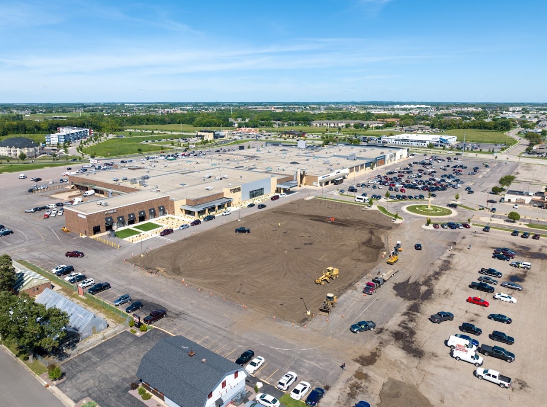 1400 Madison Ave, Mankato, MN for lease Building Photo- Image 1 of 4