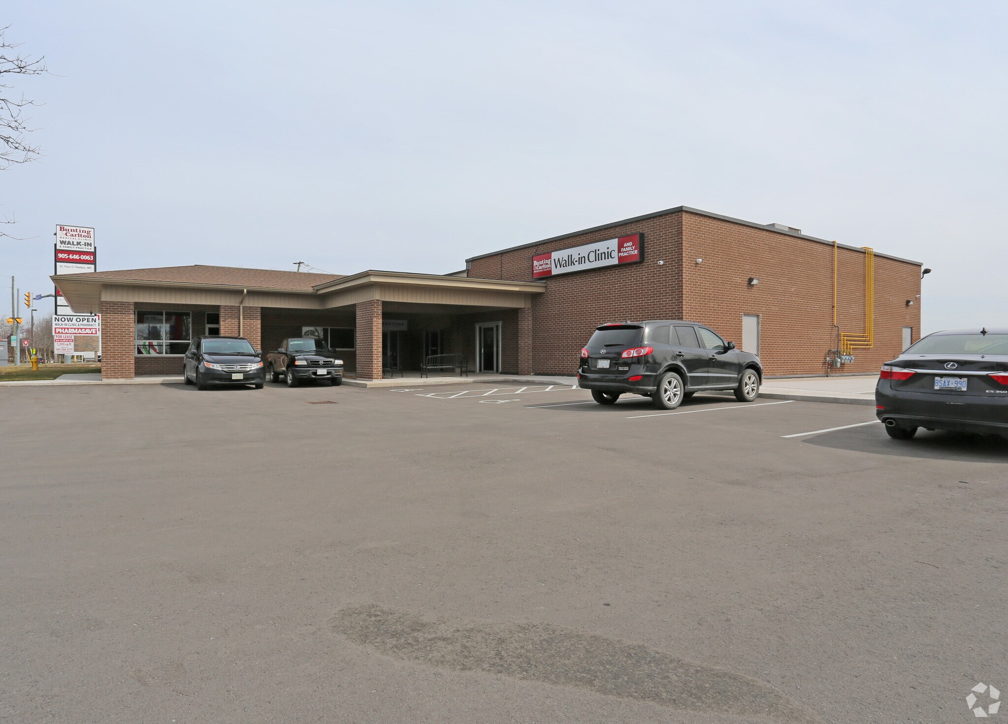 574 Carlton St, St Catharines, ON à vendre Photo principale- Image 1 de 1