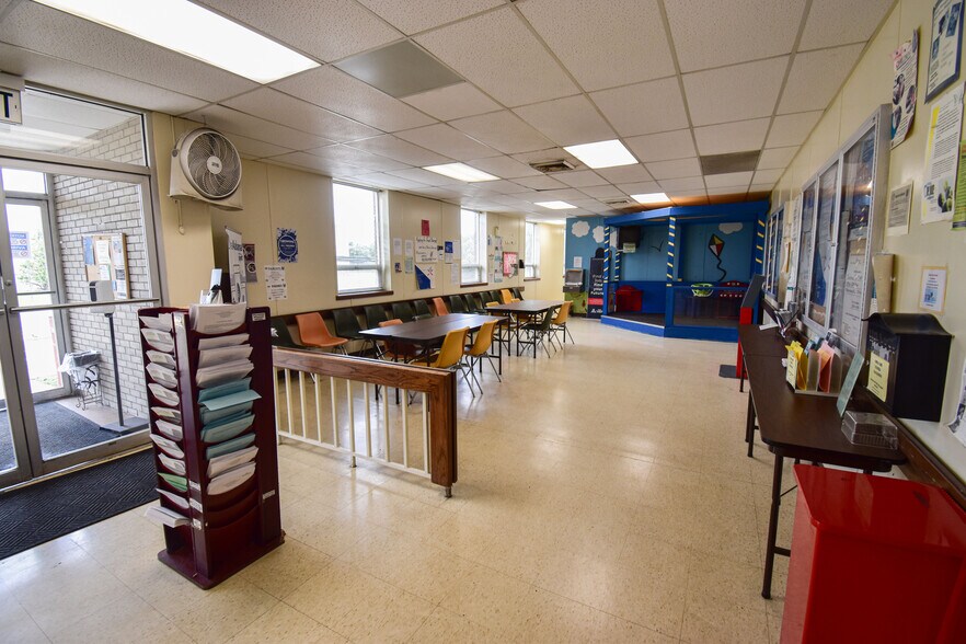 3716 12th Ave E, Tuscaloosa, AL à vendre - Photo intérieure - Image 3 de 6