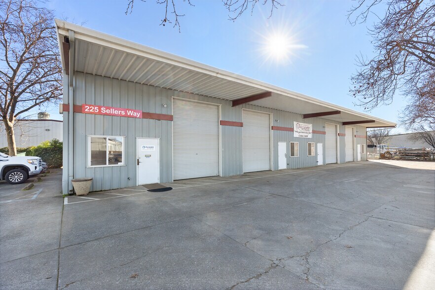 225 Sellers Way, Chico, CA for lease - Primary Photo - Image 1 of 5