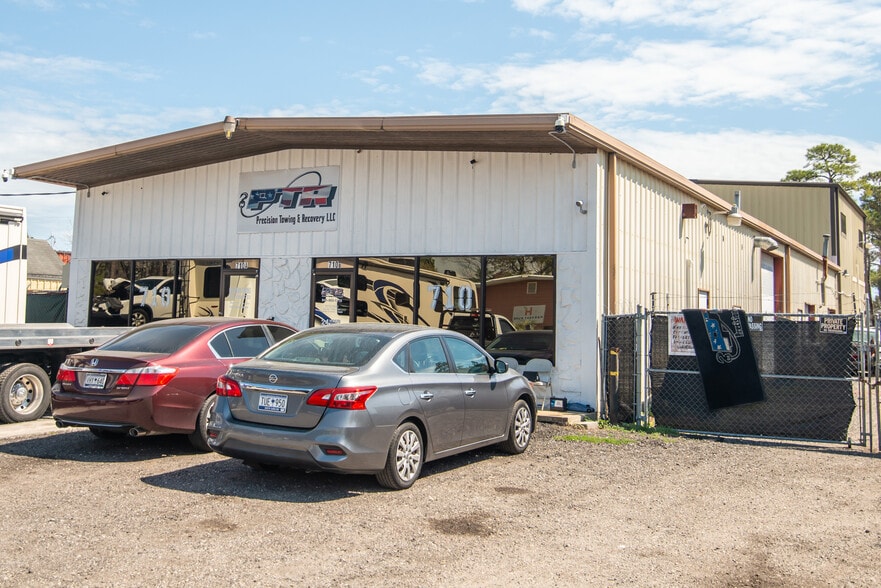 710 Sandy Ln, Surfside Beach, SC for sale - Building Photo - Image 1 of 27