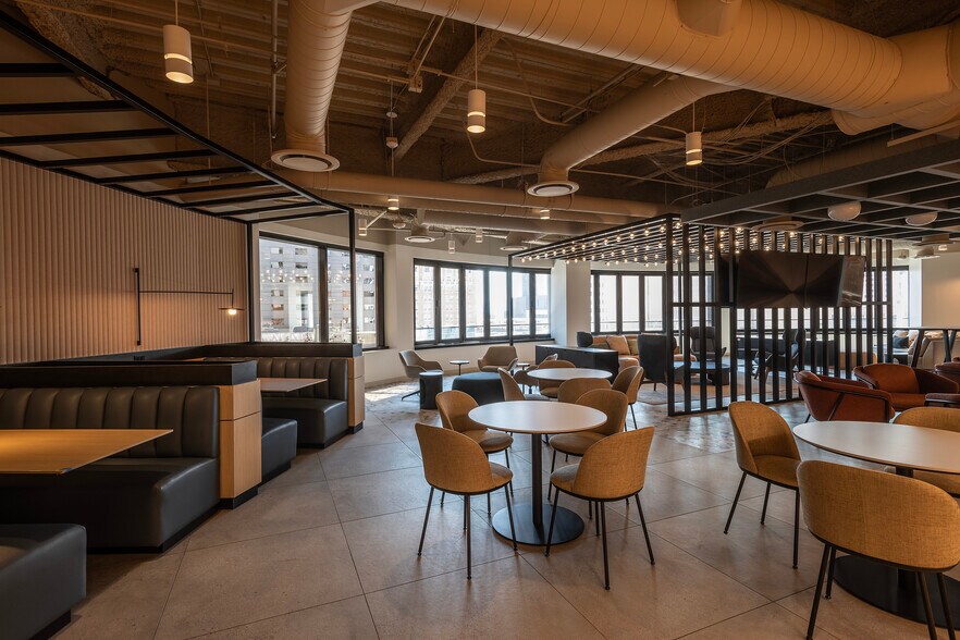 1 N Central Ave, Phoenix, AZ à louer - Photo du bâtiment - Image 2 de 13