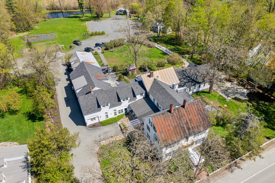 9 Main St, Lyme, NH à vendre - Photo du bâtiment - Image 1 de 40