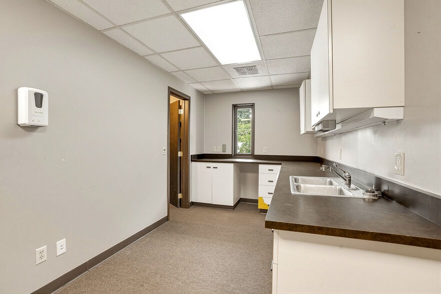 1414 Arlington St, Ada, OK for lease - Building Photo - Image 3 of 18