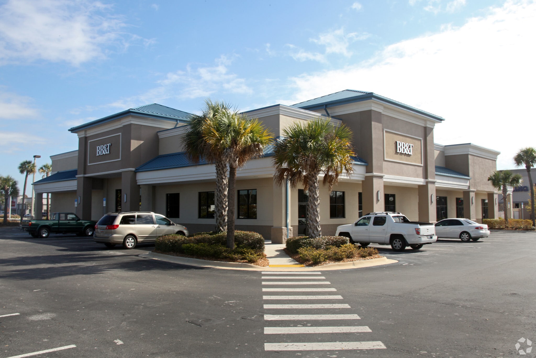 458-655 W Brandon Blvd, Brandon, FL for lease Primary Photo- Image 1 of 6