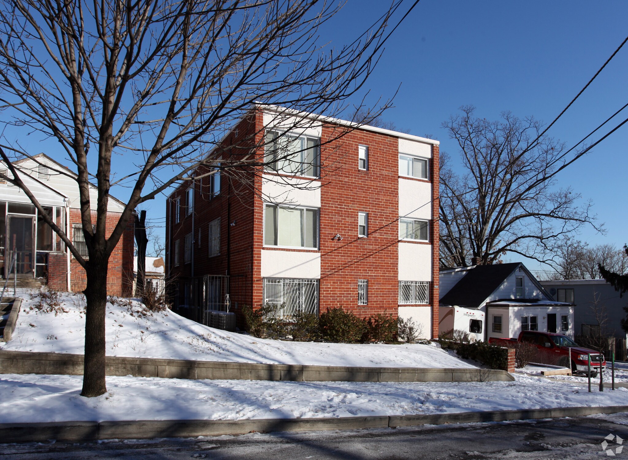 4420 B St SE, Washington, DC for sale Primary Photo- Image 1 of 10