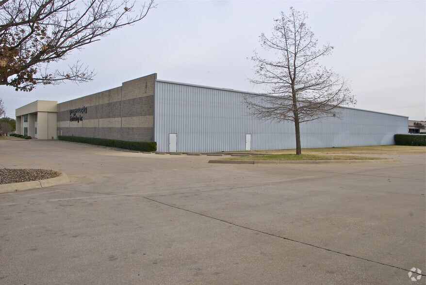 1470 Avenue T, Grand Prairie, TX à vendre - Photo du bâtiment - Image 3 de 4