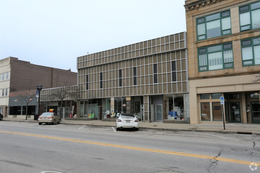 353-357 Broad St, Elyria, OH à vendre - Photo principale - Image 1 de 1