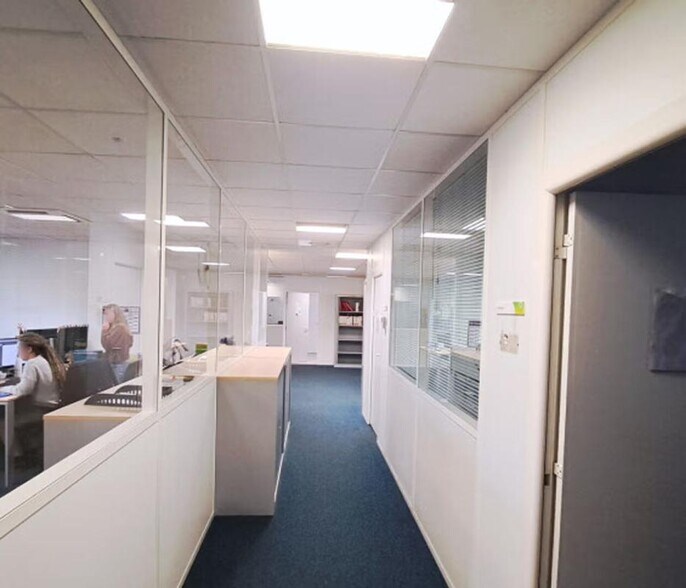 Office in Labège for lease - Building Photo - Image 1 of 6