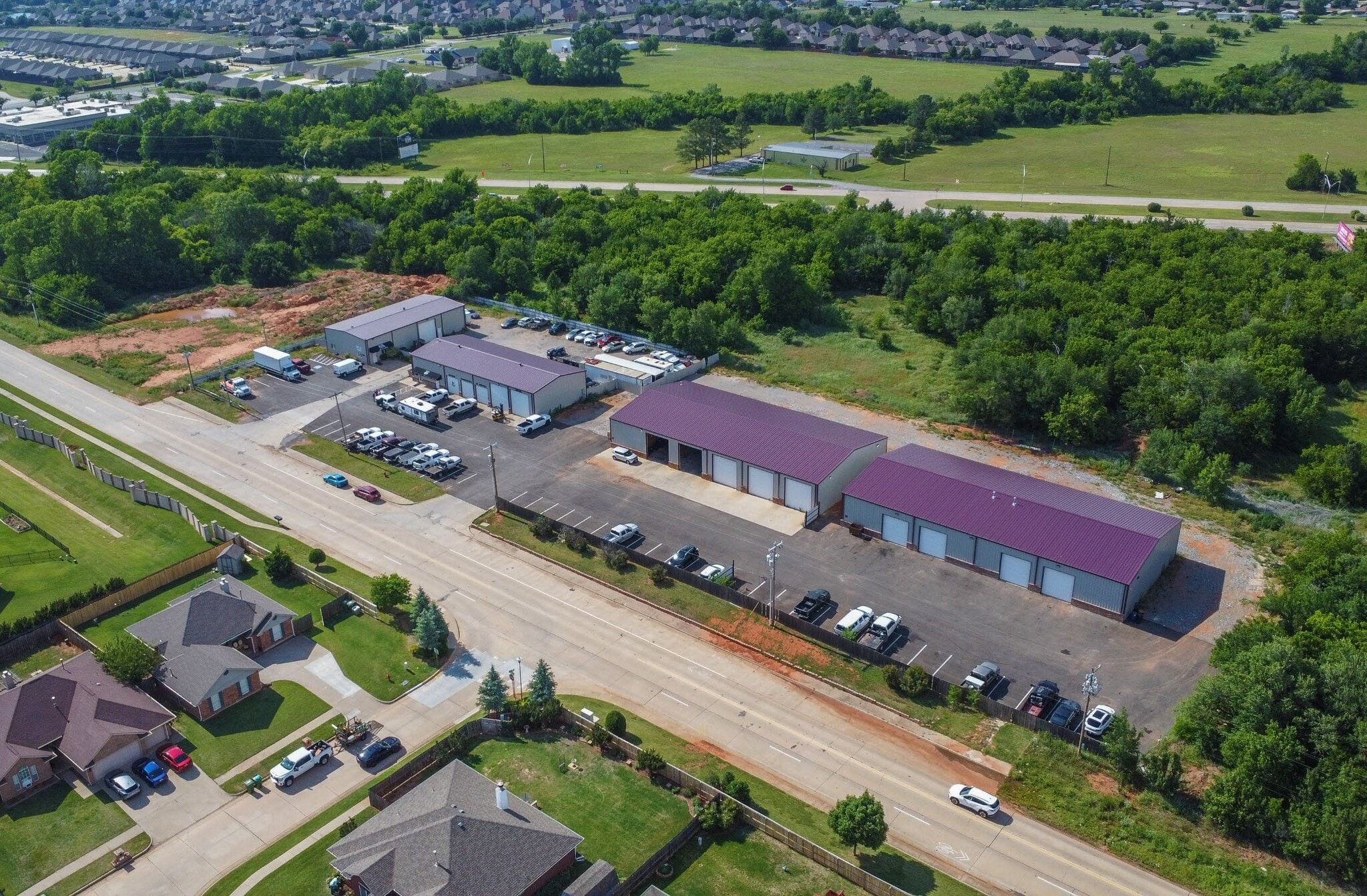 1401 LAKESHORE DRIVE portfolio of 2 properties for sale on LoopNet.ca Aerial- Image 1 of 6