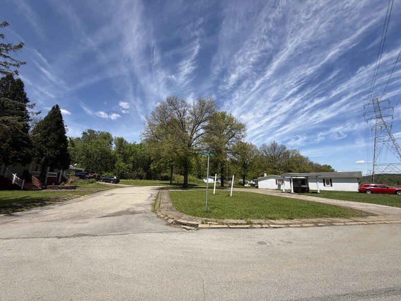 1-27 Oak Dr, Buena Vista, PA for sale - Building Photo - Image 3 of 18