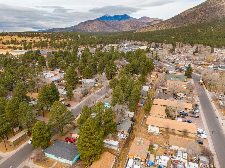 2708 N Center St, Flagstaff, AZ à vendre - Photo du bâtiment - Image 2 de 5